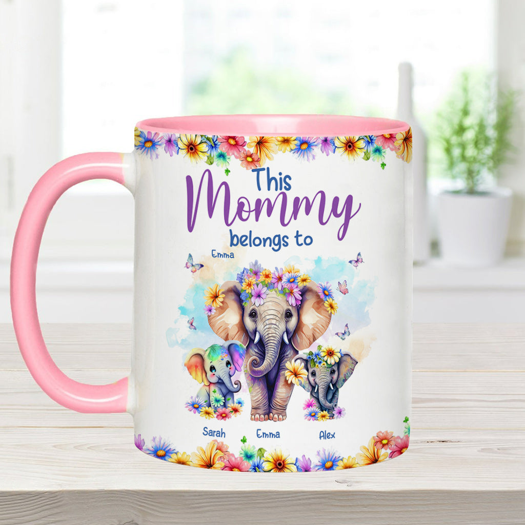 Elefanten – Diese Mama gehört zu uns – Personalisierte Tasse mit Muttermotiv