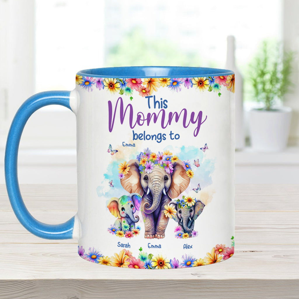 Elefanten – Diese Mama gehört zu uns – Personalisierte Tasse mit Muttermotiv