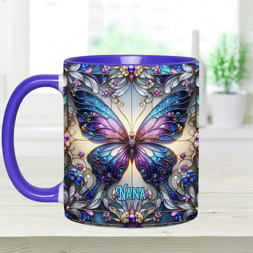 Oma Schmetterling – Personalisierte Tasse mit Oma-Akzent