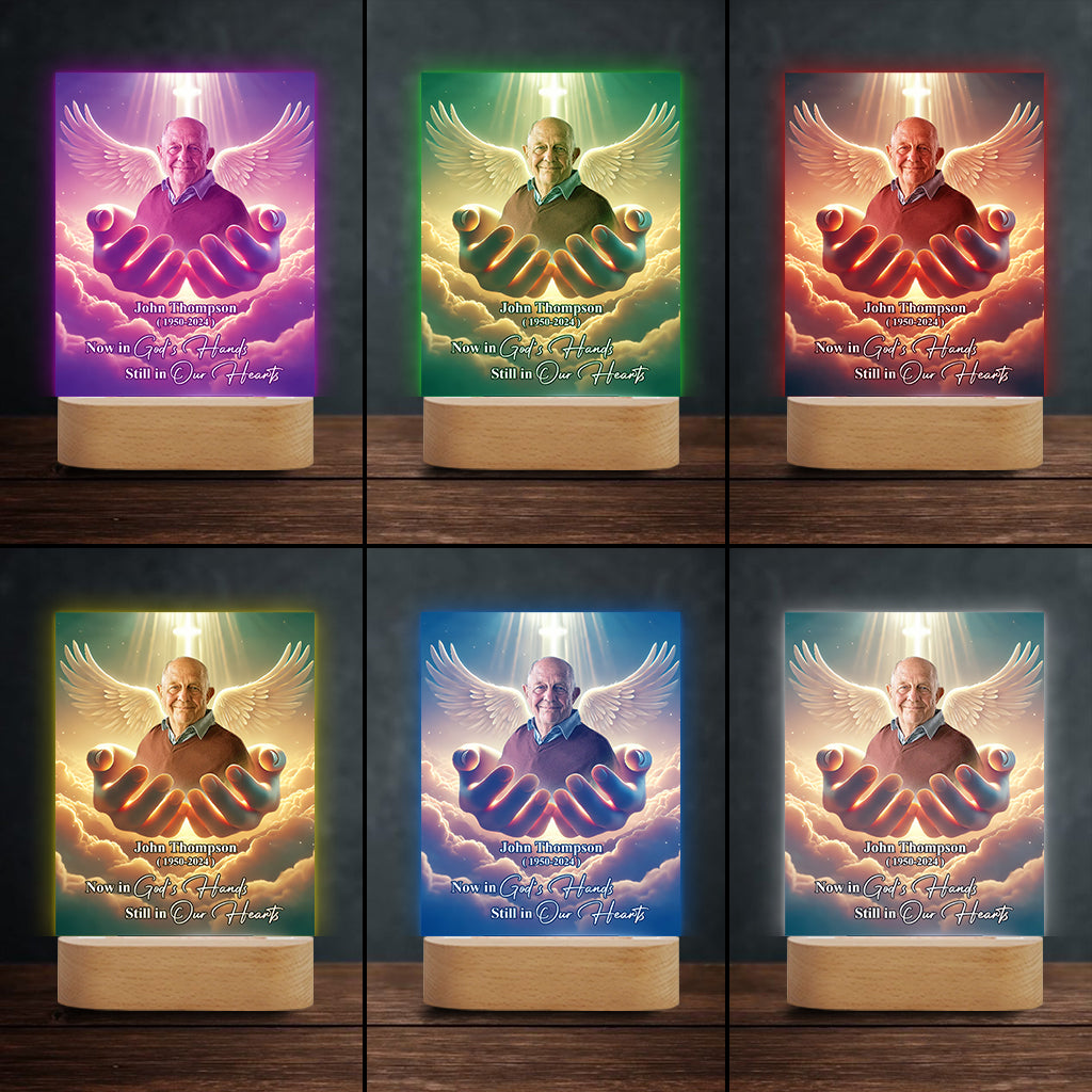 Nun in Gottes Händen, doch in unseren Herzen – Personalisierte Gedenktafel mit Leuchtfuß