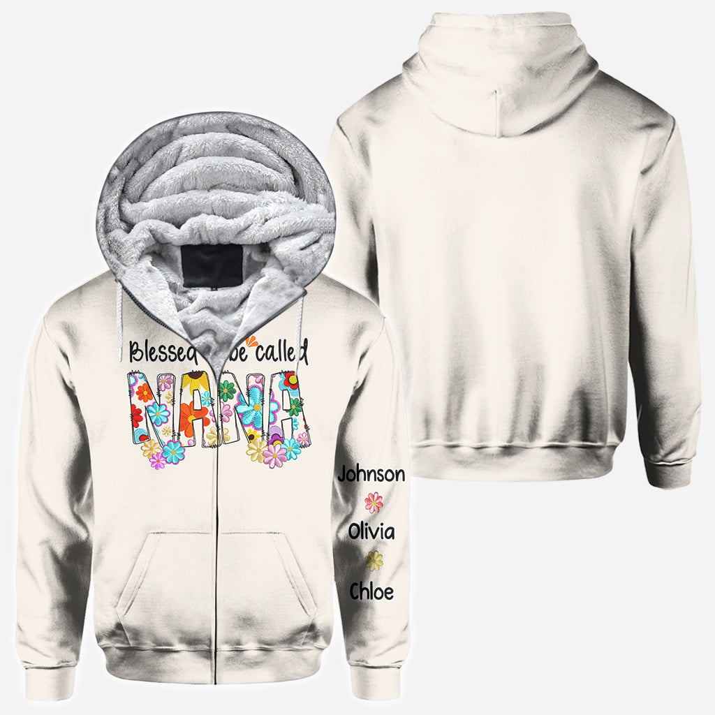 Gesegnet, Oma genannt zu werden – Personalisiertes Oma-Shirt im Blumenstil