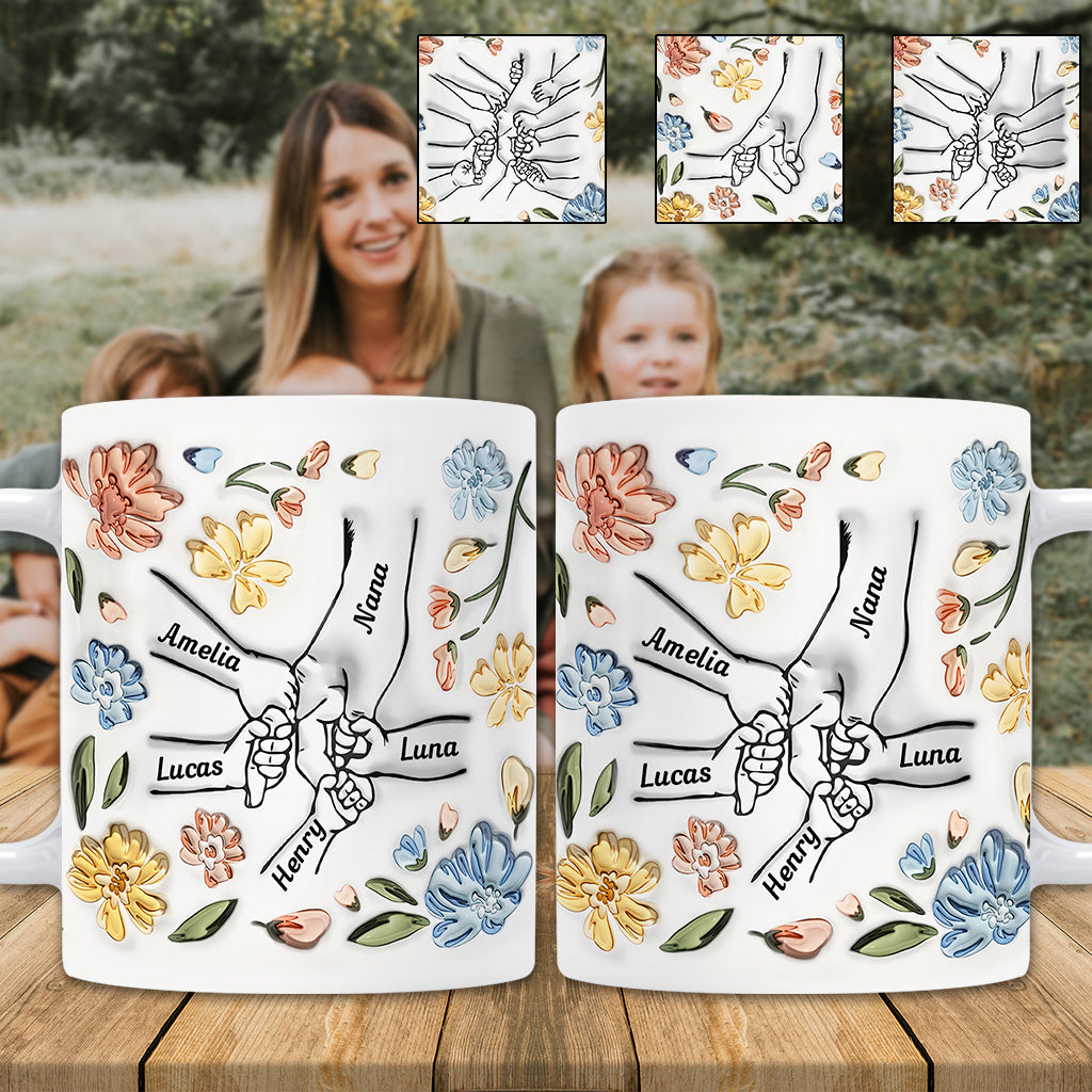 Mamas liebevolle Hände haltend - Personalisierte Muttertasse