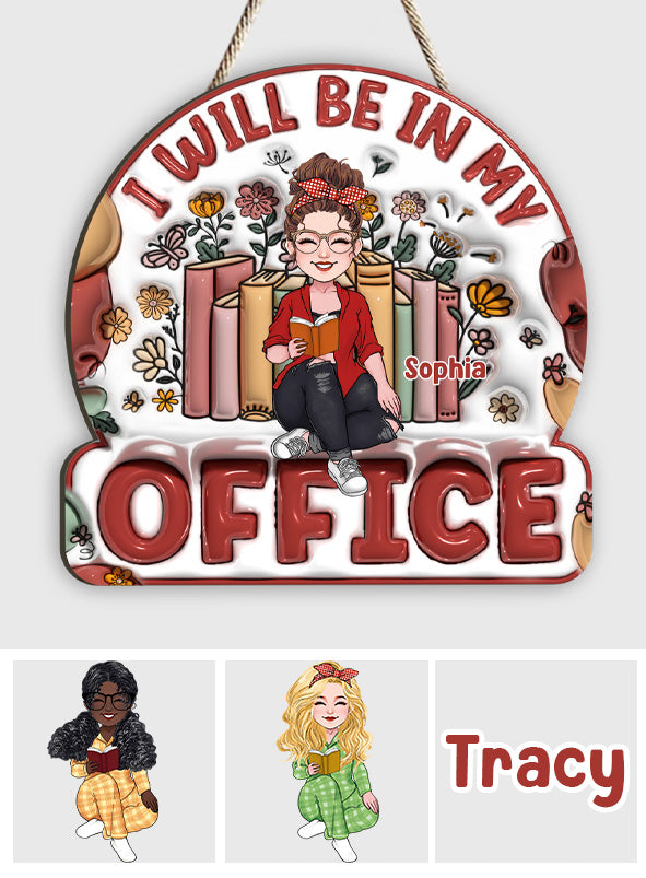 Ich bin im Büro – personalisiertes Buchschild aus Holz in individueller Form
