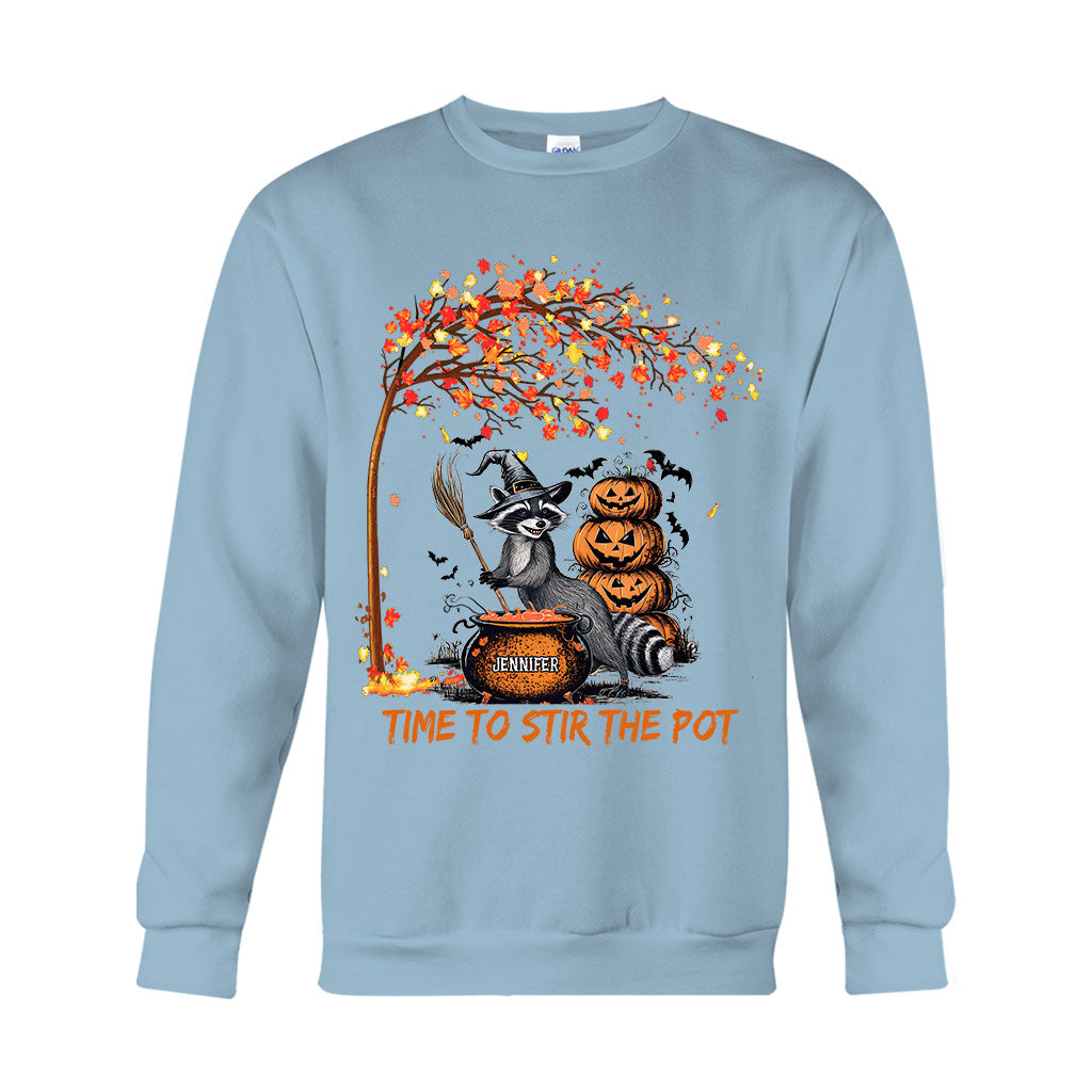 Zeit, Hexenbräu anzurühren – Personalisiertes Waschbär-T-Shirt und Hoodie