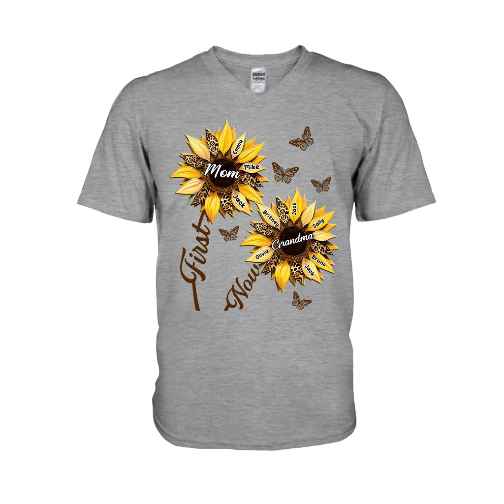 Erst Mama, jetzt Oma Sonnenblume – Personalisiertes Oma-T-Shirt und Hoodie