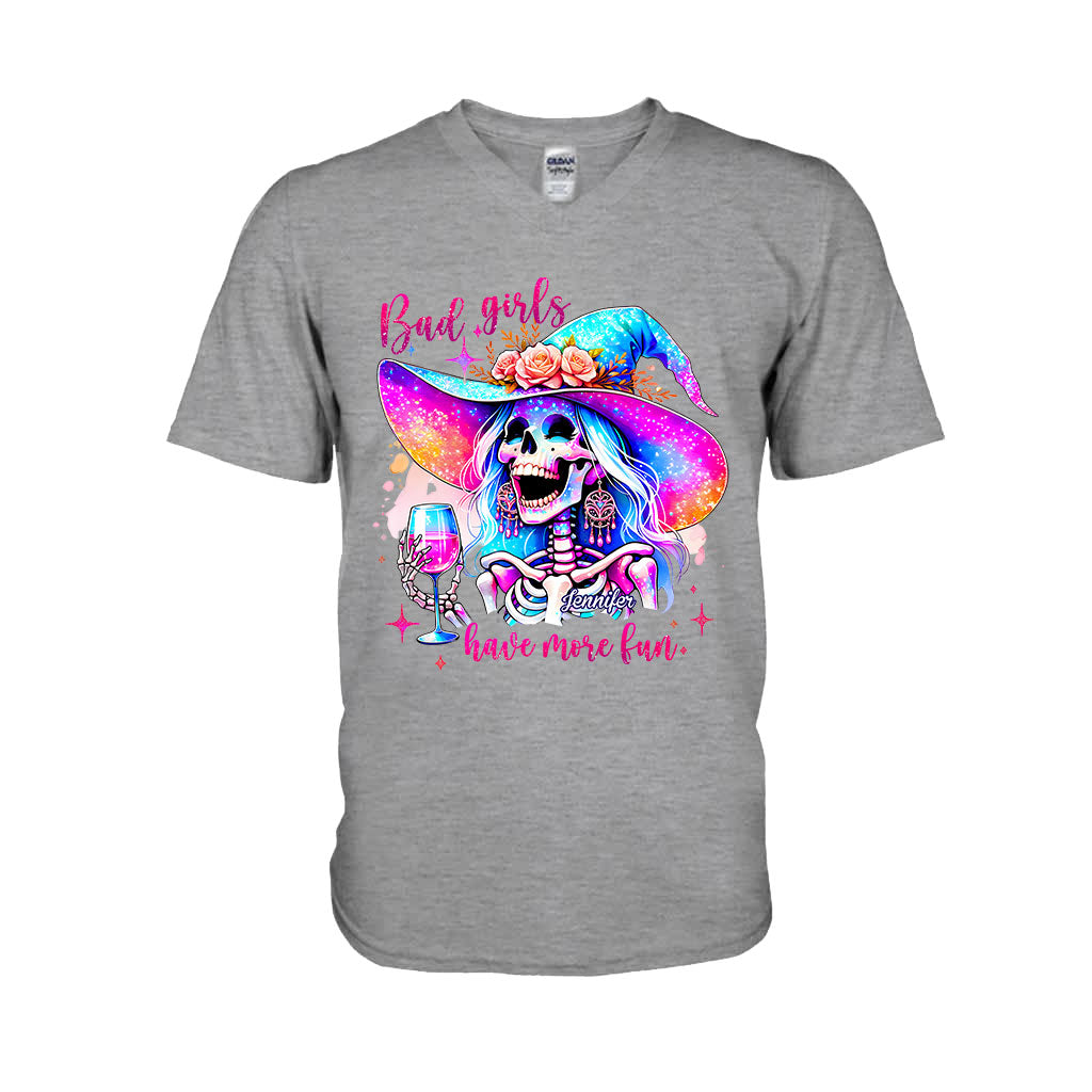 „Böse Mädchen haben mehr Spaß“ – Personalisiertes Hexen-T-Shirt und Hoodie