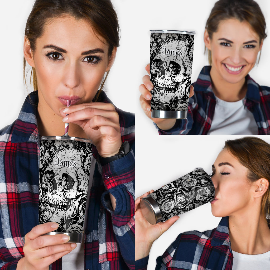 Glänzender grauer Totenkopf – Personalisierter Totenkopf-Trinkbecher
