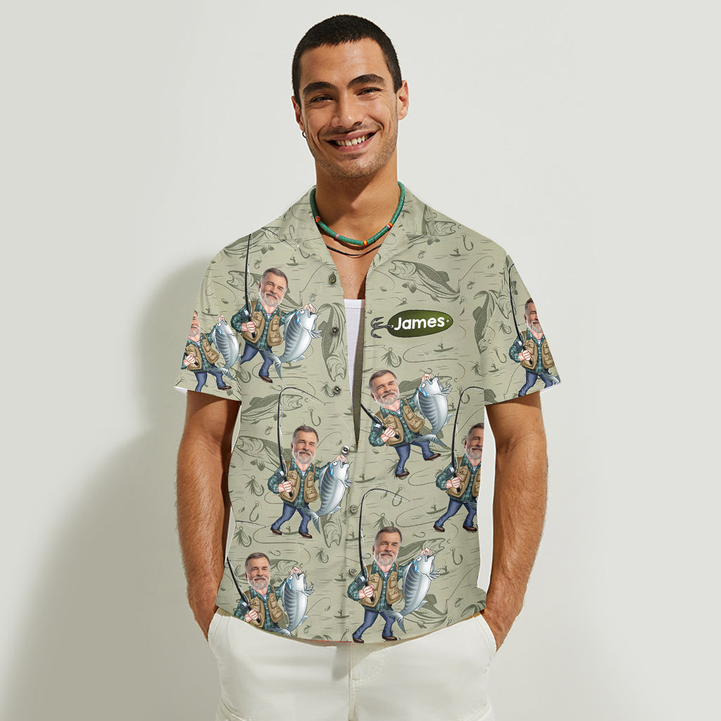 Lustiges Karikaturgesicht – personalisiertes Hawaiihemd zum Angeln
