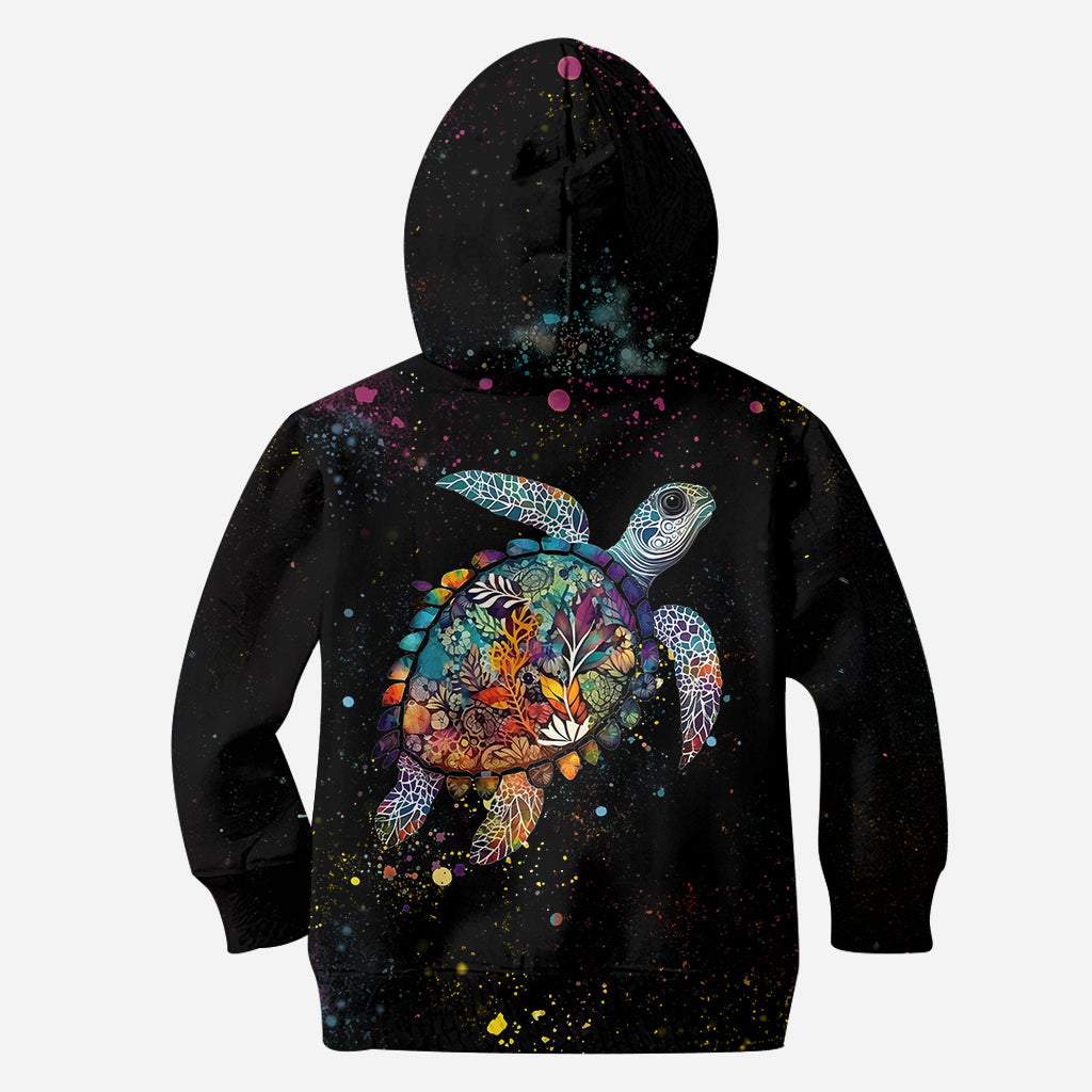 Dieses personalisierte T-Shirt mit Schildkrötenmuster gehört Oma und Mama.