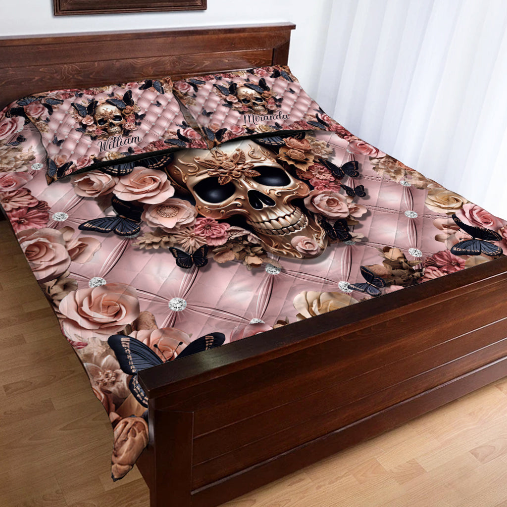 Rosa Totenkopf & Schwarze Schmetterlinge – Personalisierte Totenkopf-Bettwäschegarnitur