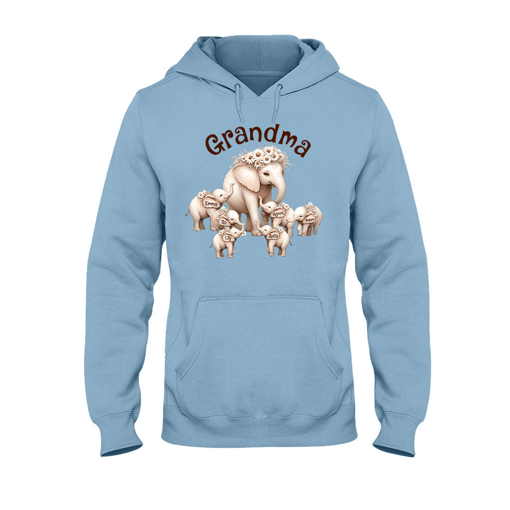 Niedlicher Elefant – Personalisiertes Oma-T-Shirt und Hoodie