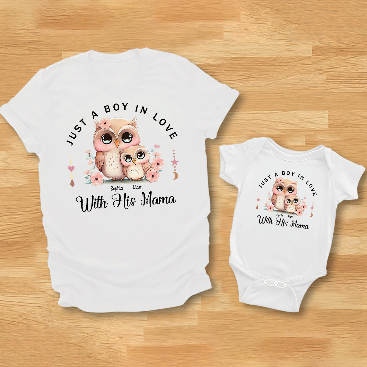 Einfach eine Mama, die ihren Jungen/ihre Tochter liebt – personalisiertes Mutter-T-Shirt und Baby-Body
