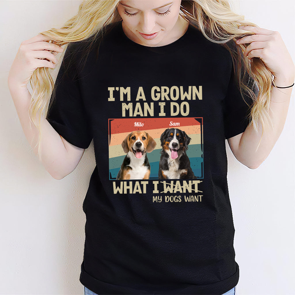 Ich bin ein erwachsener Mann/eine erwachsene Frau, ich mache, was meine Haustiere wollen – personalisiertes Hunde-T-Shirt und Hoodie