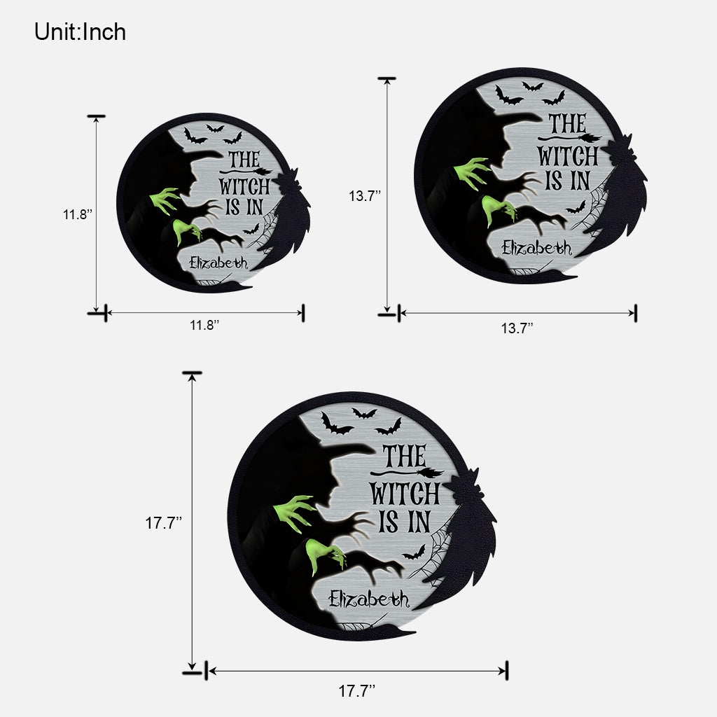 Die Hexe ist da – Personalisiertes Hexen-Holzschild in individueller Form