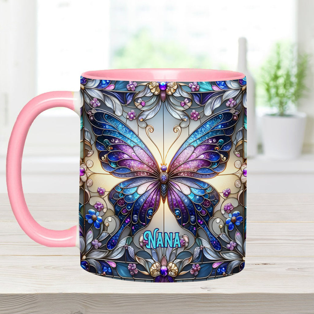 Oma Schmetterling – Personalisierte Tasse mit Oma-Akzent