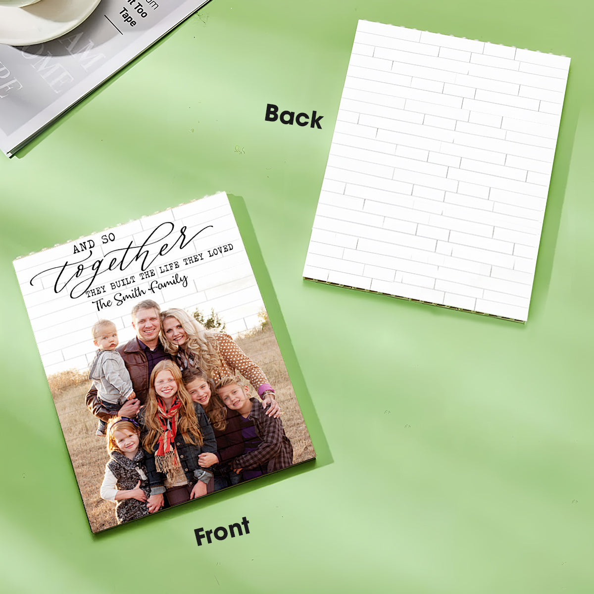 Und so bauten sie gemeinsam das Leben auf, das sie liebten – personalisierte Familien-Bausteine, einseitig, vertikal, rechteckig