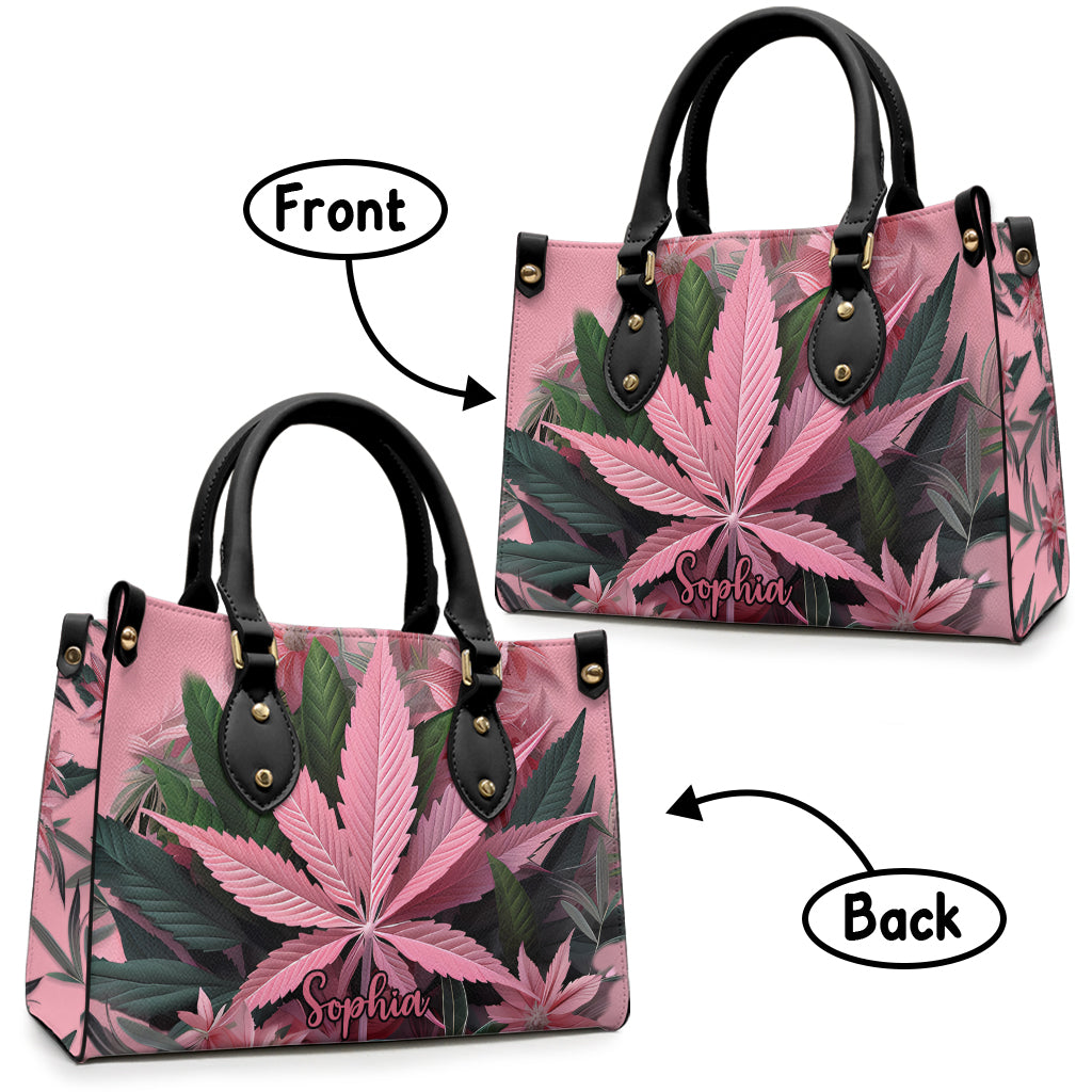Pink Stoner Chick – Personalisierte Lederhandtasche für Cannabis