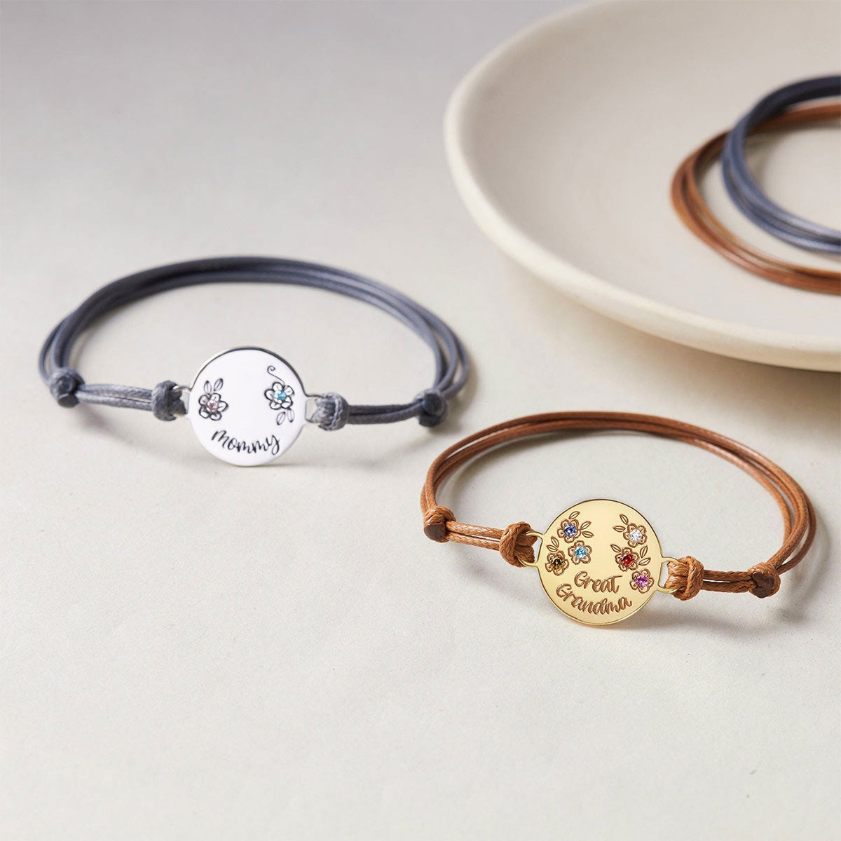Rundes Anhängerarmband mit Geburtssteinen – Personalisiertes rundes Mutter-Anhängerarmband