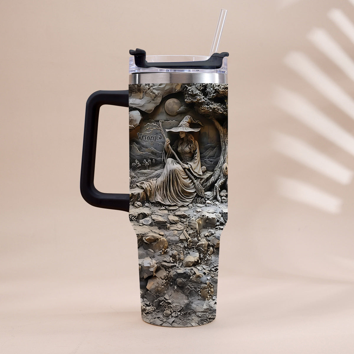 Wunderschöne Hexe – personalisierter Hexenbecher mit Henkel