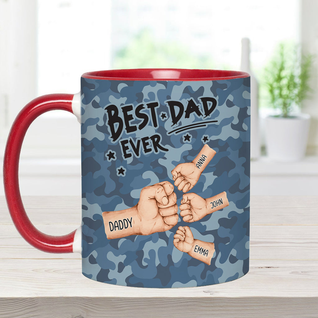 „Bester Papa aller Zeiten“ – personalisierte Tasse mit Camouflage-Muster und Vater-Akzent