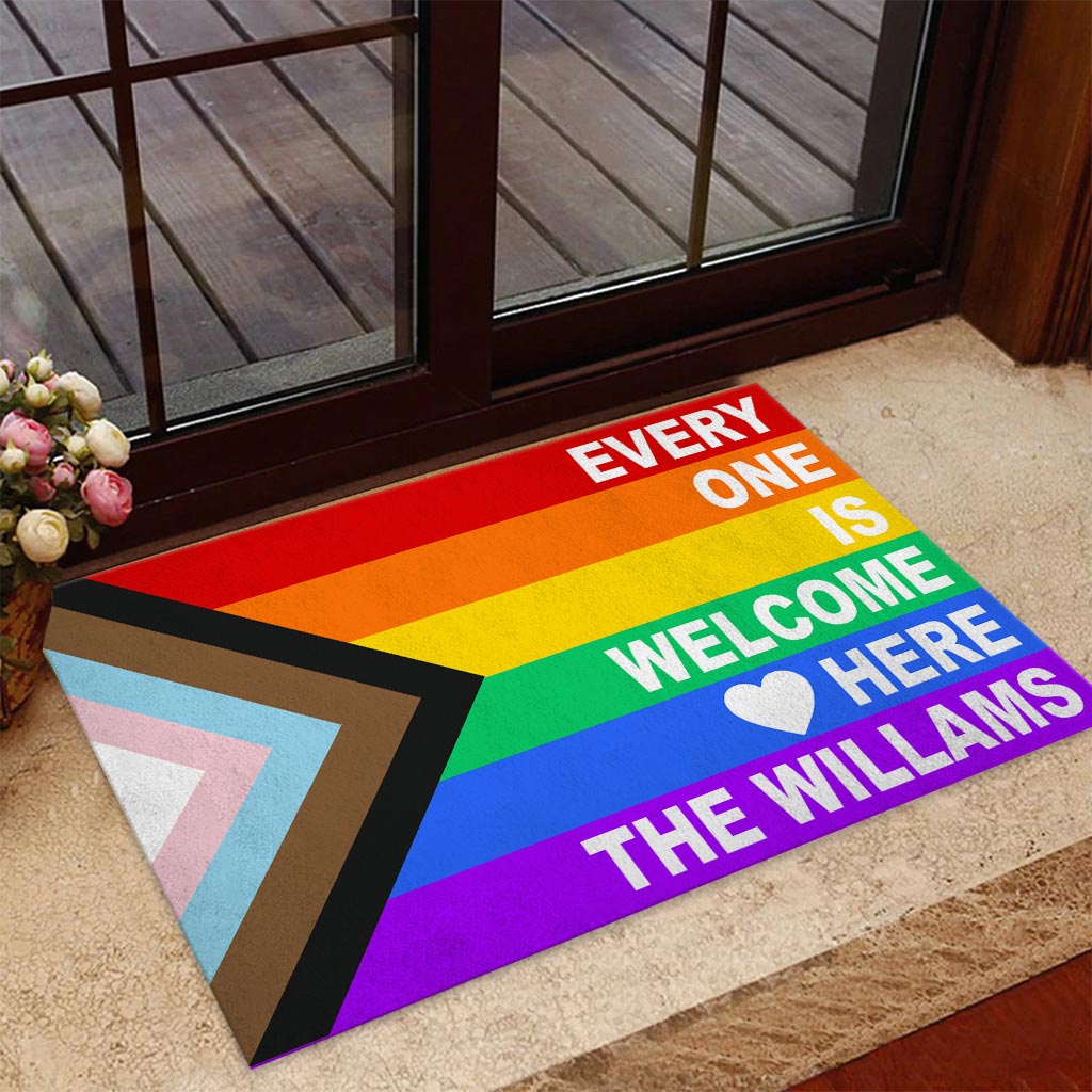 Hier ist jeder willkommen – Personalisierte Fußmatte zur Unterstützung der LGBTQ+-Community