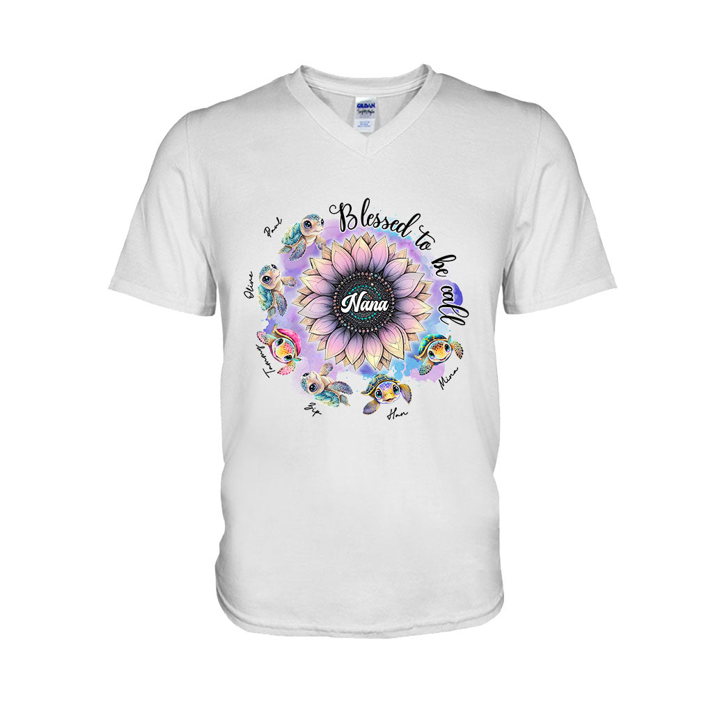 Gesegnet, Oma genannt zu werden – Personalisiertes Oma-T-Shirt und Hoodie