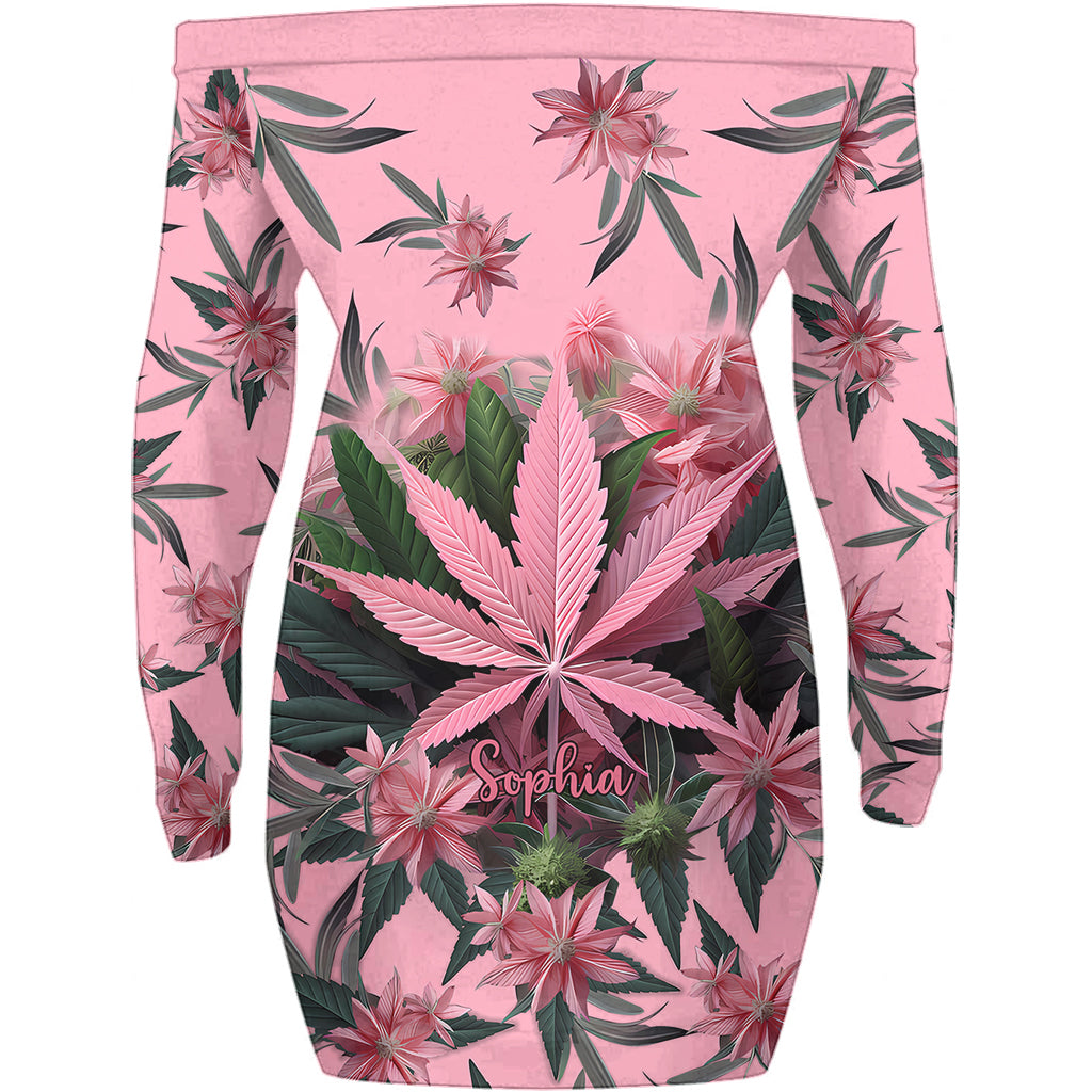 Stoner Chick - Personalisiertes schulterfreies Langarmkleid mit Cannabis-Motiv