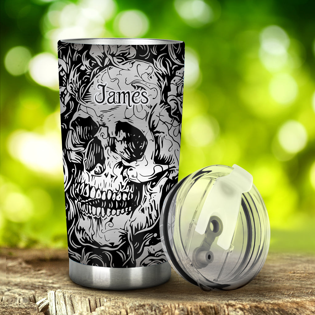 Glänzender grauer Totenkopf – Personalisierter Totenkopf-Trinkbecher