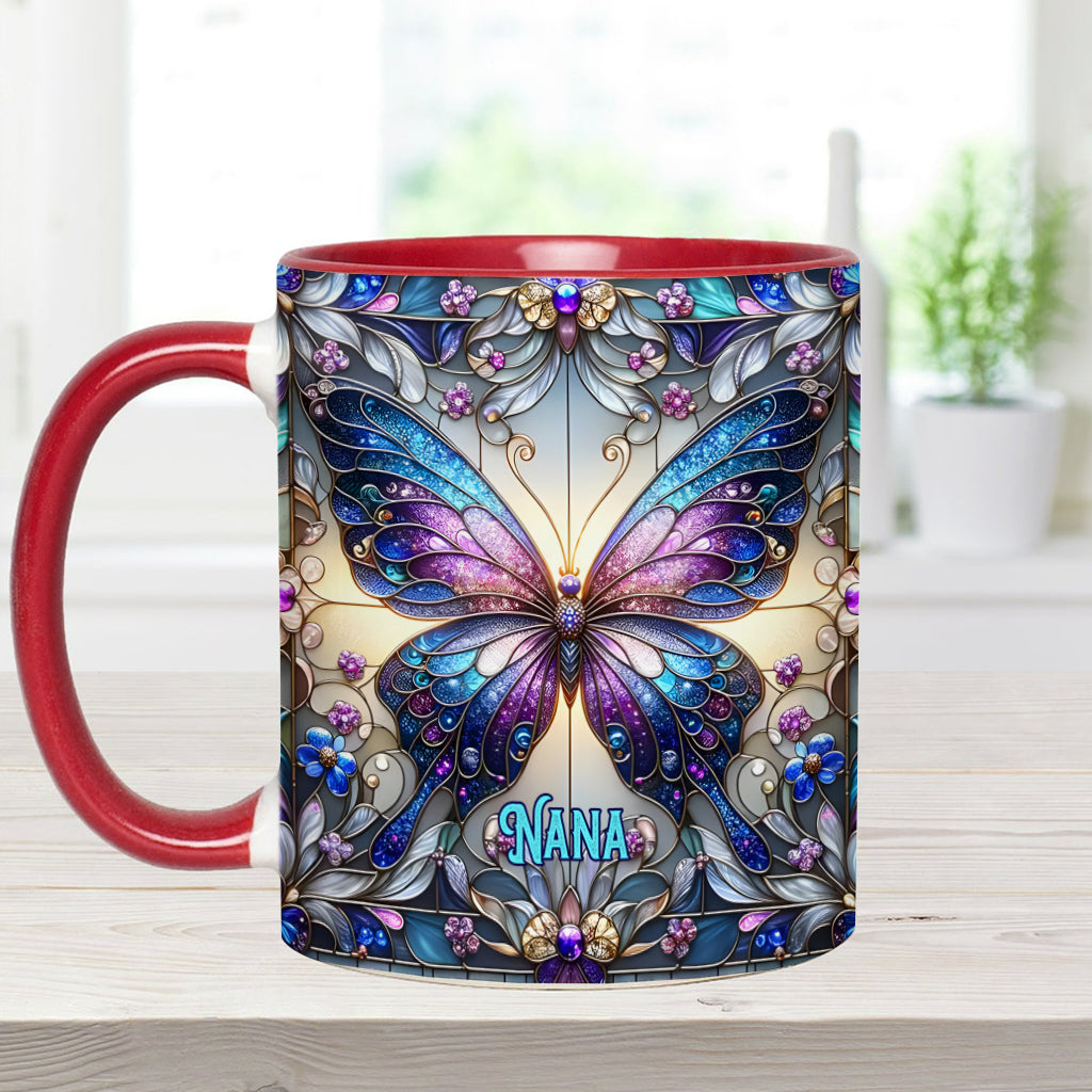 Oma Schmetterling – Personalisierte Tasse mit Oma-Akzent