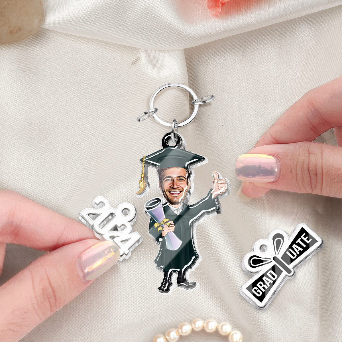 Lustige Absolventen-Karikatur – Personalisierter Schlüsselanhänger mit Anhängern zur Abschlussfeier