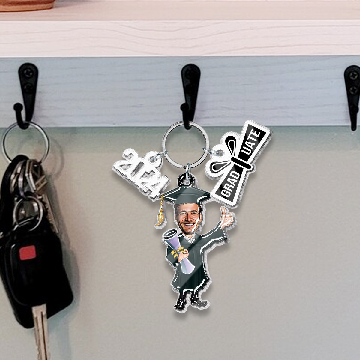 Lustige Absolventen-Karikatur – Personalisierter Schlüsselanhänger mit Anhängern zur Abschlussfeier