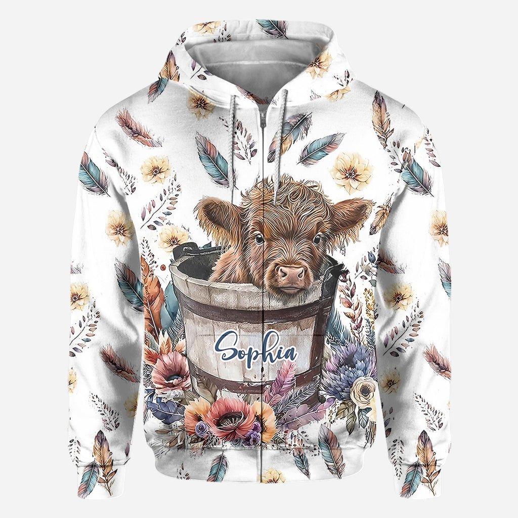 Hochlandkalb im Eimer - Personalisiertes Allover-Shirt