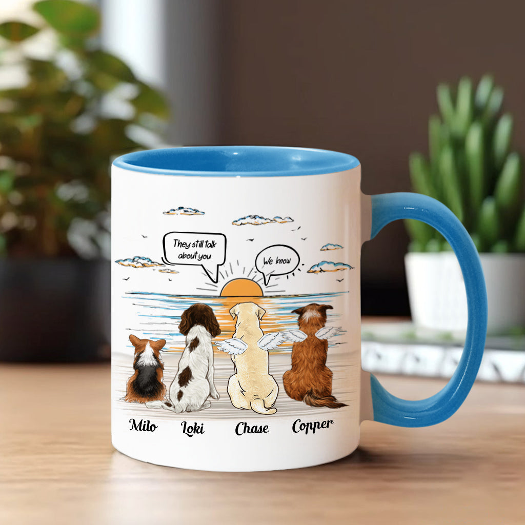 Sie reden immer noch über dich – personalisierte Tasse mit Hundemotiv
