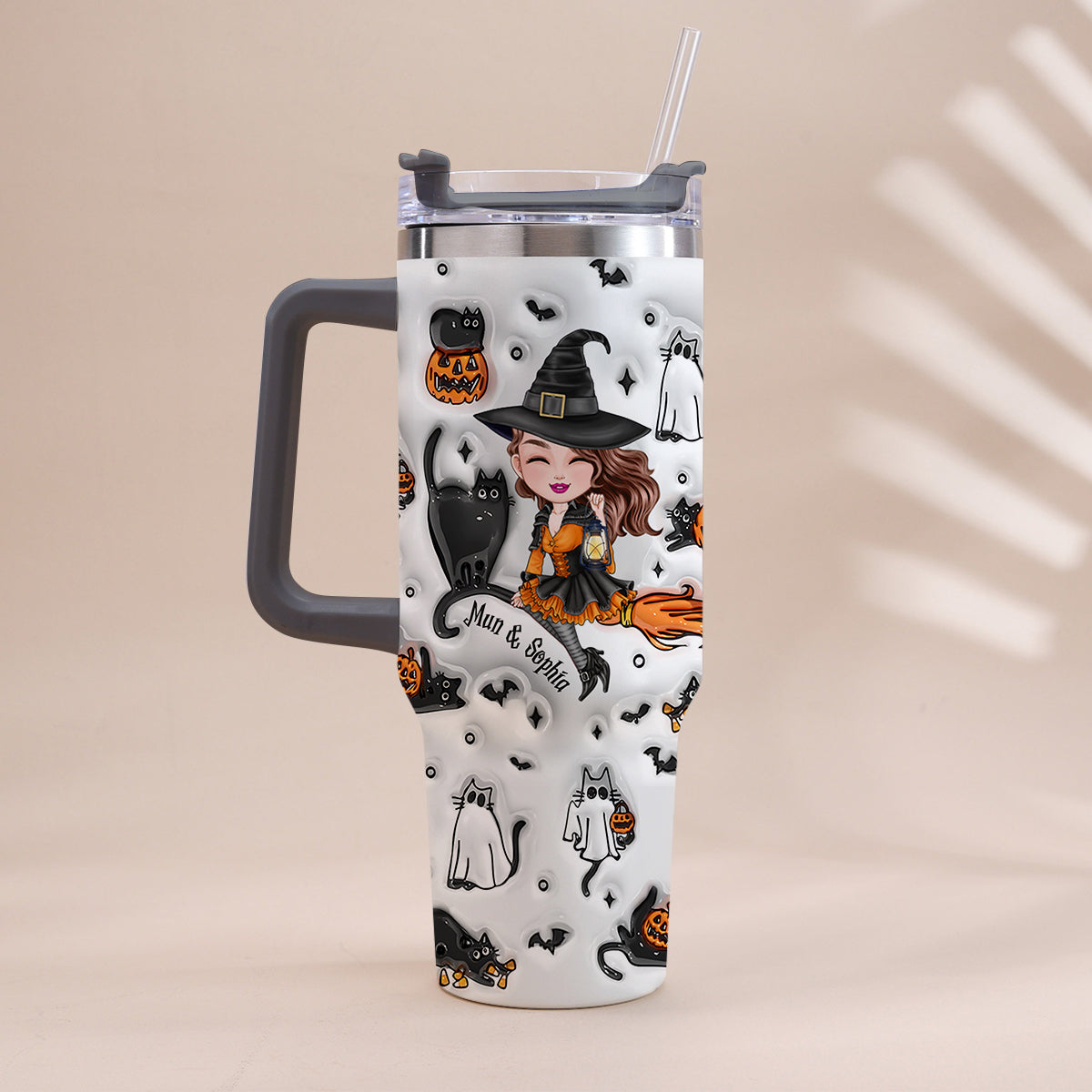 Niedliche Hexe, Halloween-Geist, Boo-Katze – personalisierter Hexenbecher mit Henkel