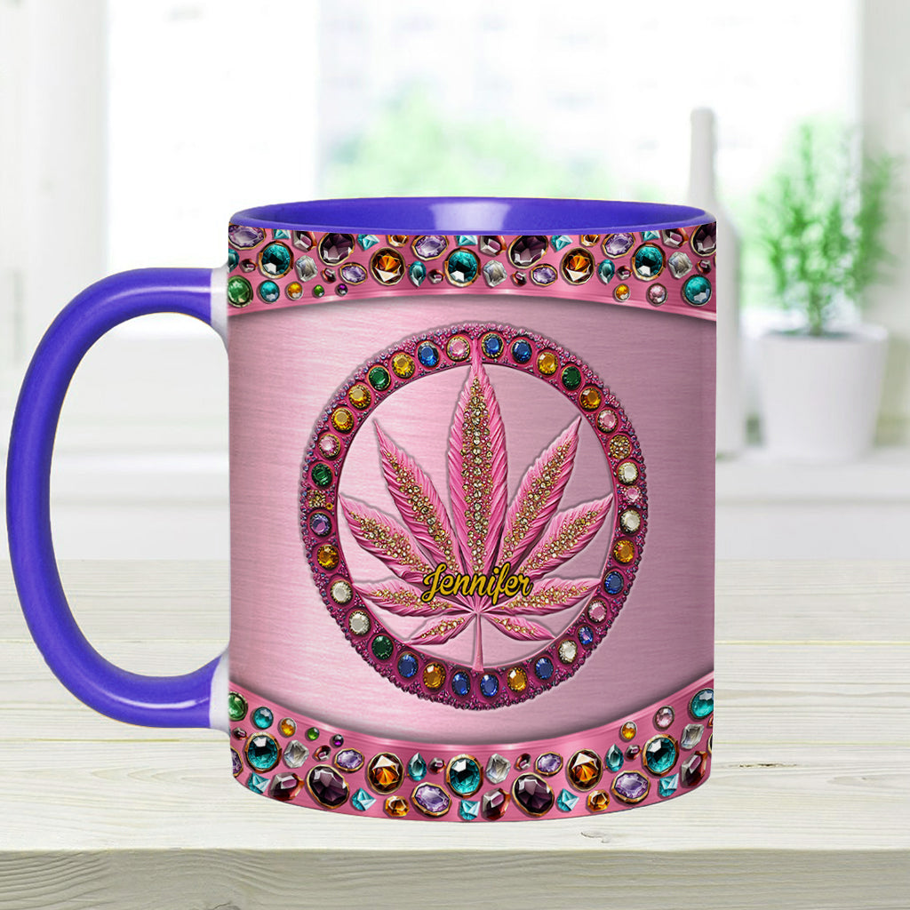 Stoner Chick – Personalisierter Becher mit Cannabis-Akzent