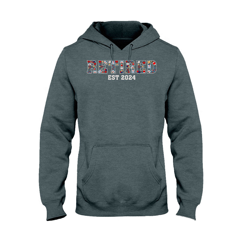 Krankenschwester im Ruhestand seit – Personalisiertes T-Shirt und Hoodie für Krankenschwestern