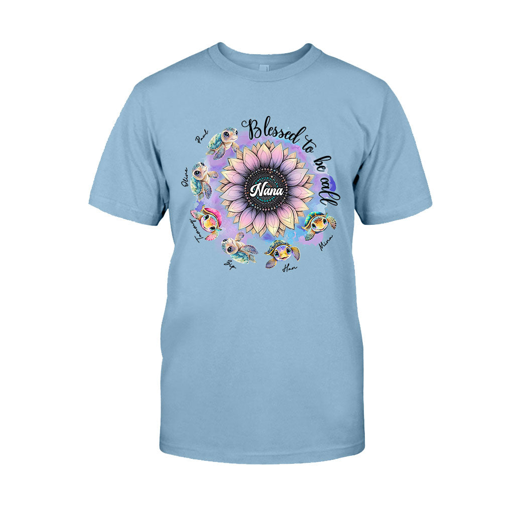 Gesegnet, Oma genannt zu werden – Personalisiertes Oma-T-Shirt und Hoodie