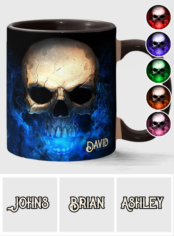 Eis und Feuer – Personalisierte Tasse mit Totenkopf-Akzent