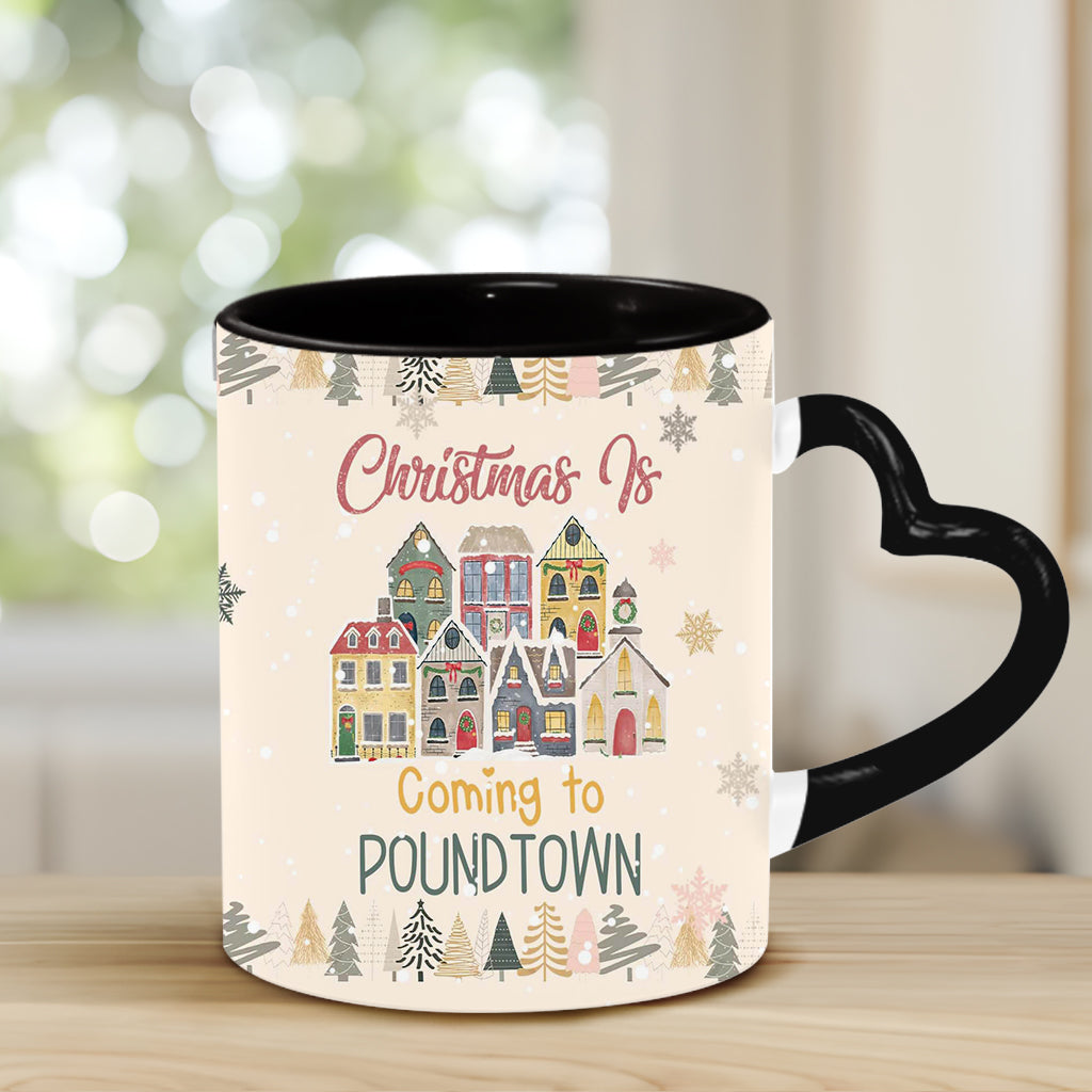 Weihnachten kommt nach Poundtown – Personalisierte Tasse mit Herzgriff für Paare