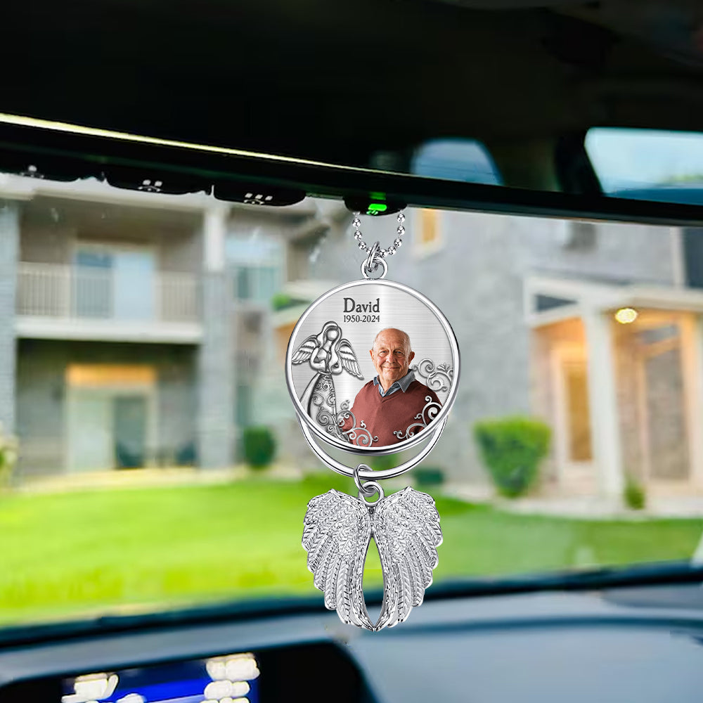 Diejenigen, die wir lieben, gehen nicht fort – Personalisierter Gedenkflügel-Anhänger
