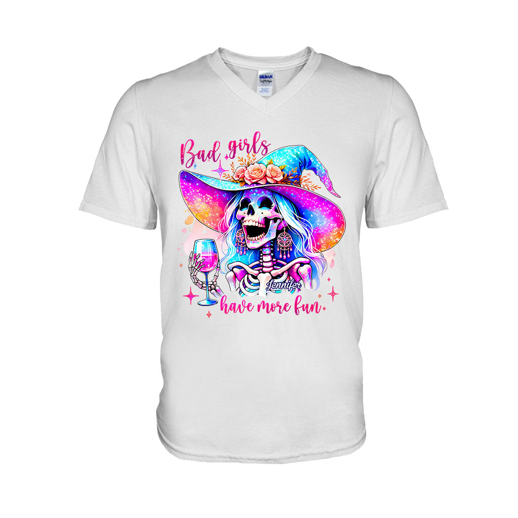 „Böse Mädchen haben mehr Spaß“ – Personalisiertes Hexen-T-Shirt und Hoodie