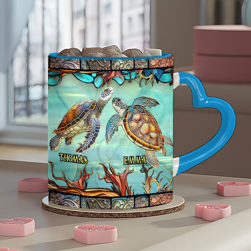 Du und ich und das Meer – Personalisierte Tasse mit Schildkrötenherz-Henkel