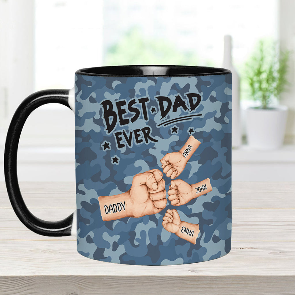„Bester Papa aller Zeiten“ – personalisierte Tasse mit Camouflage-Muster und Vater-Akzent