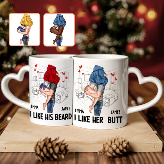 Ich mag seinen Bart, ich liebe ihren Po – Personalisierte Partner-Tasse mit passendem Herzgriff