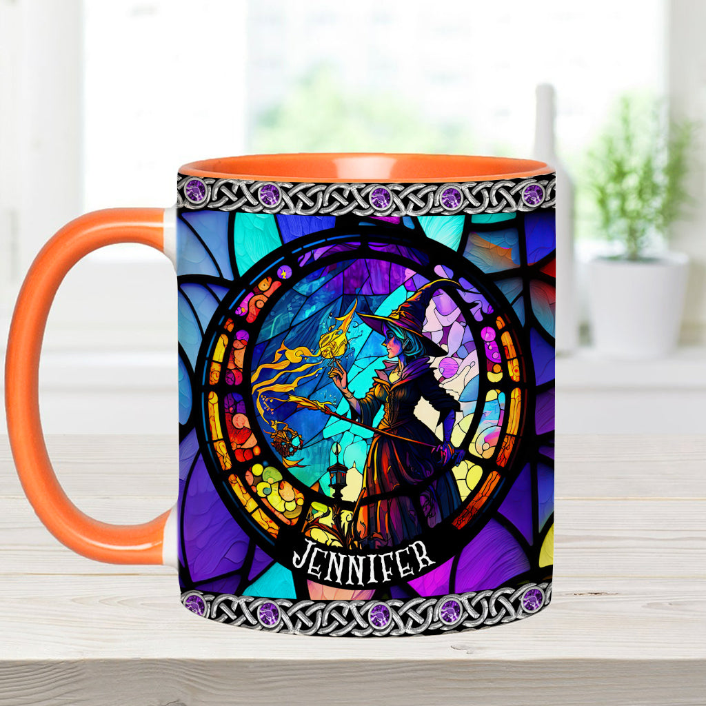 Wunderschöne Hexe aus Buntglas – personalisierte Tasse mit Hexenmotiv