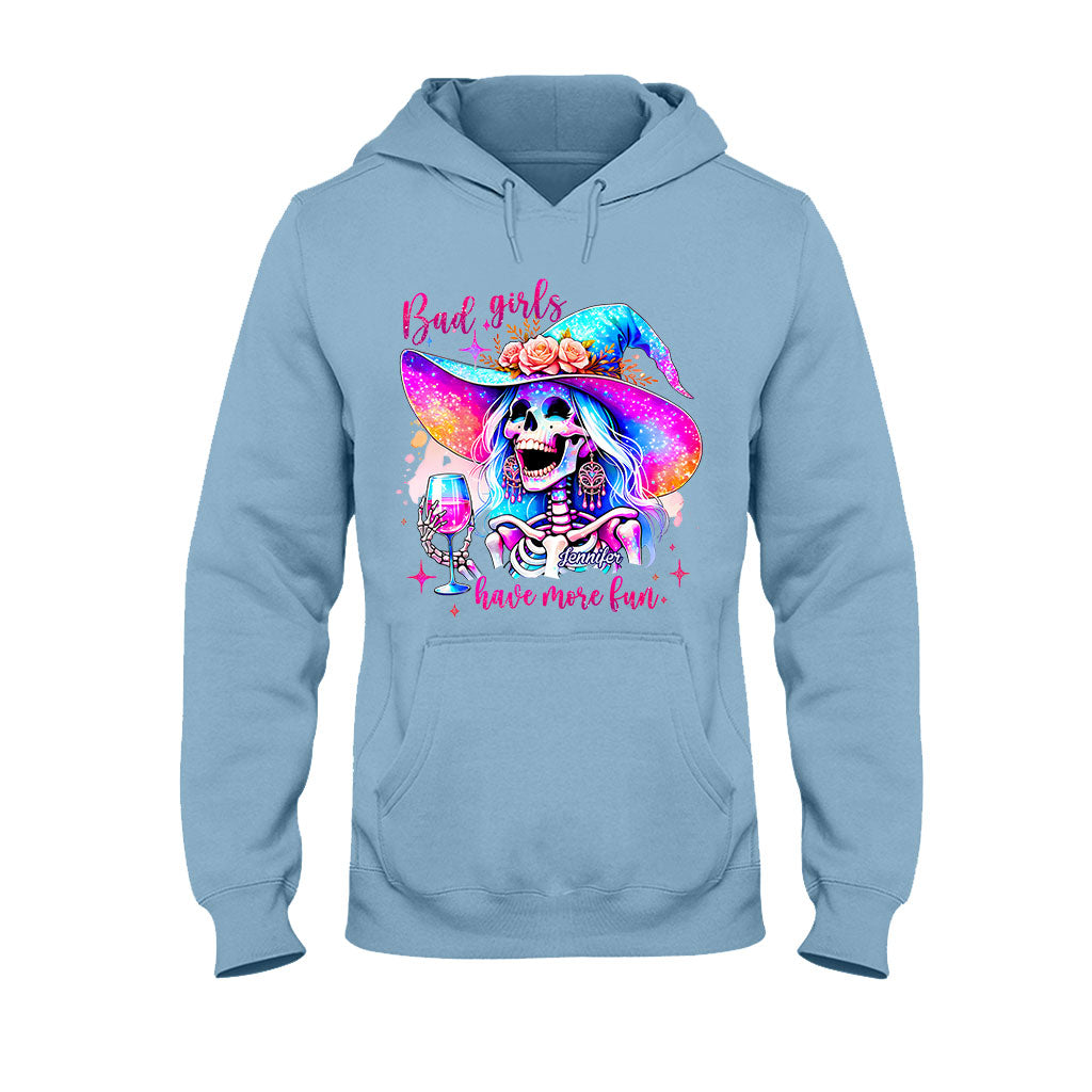 „Böse Mädchen haben mehr Spaß“ – Personalisiertes Hexen-T-Shirt und Hoodie