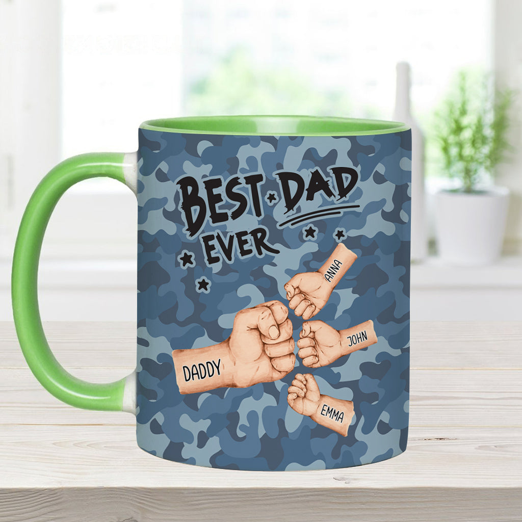 „Bester Papa aller Zeiten“ – personalisierte Tasse mit Camouflage-Muster und Vater-Akzent