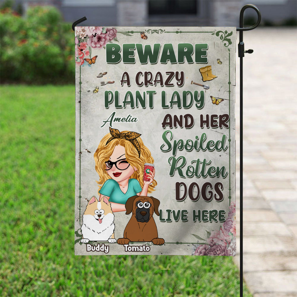 Verrückte Pflanzenliebhaberin und ihre Hunde – Personalisierte Gartenflagge