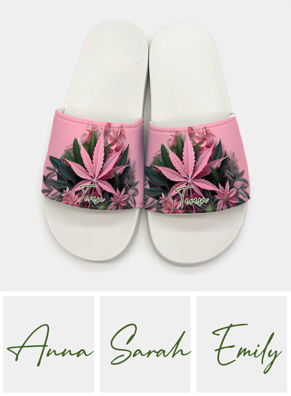 Pretty Lil' Pothead – Personalisierte Weed-Sandalen