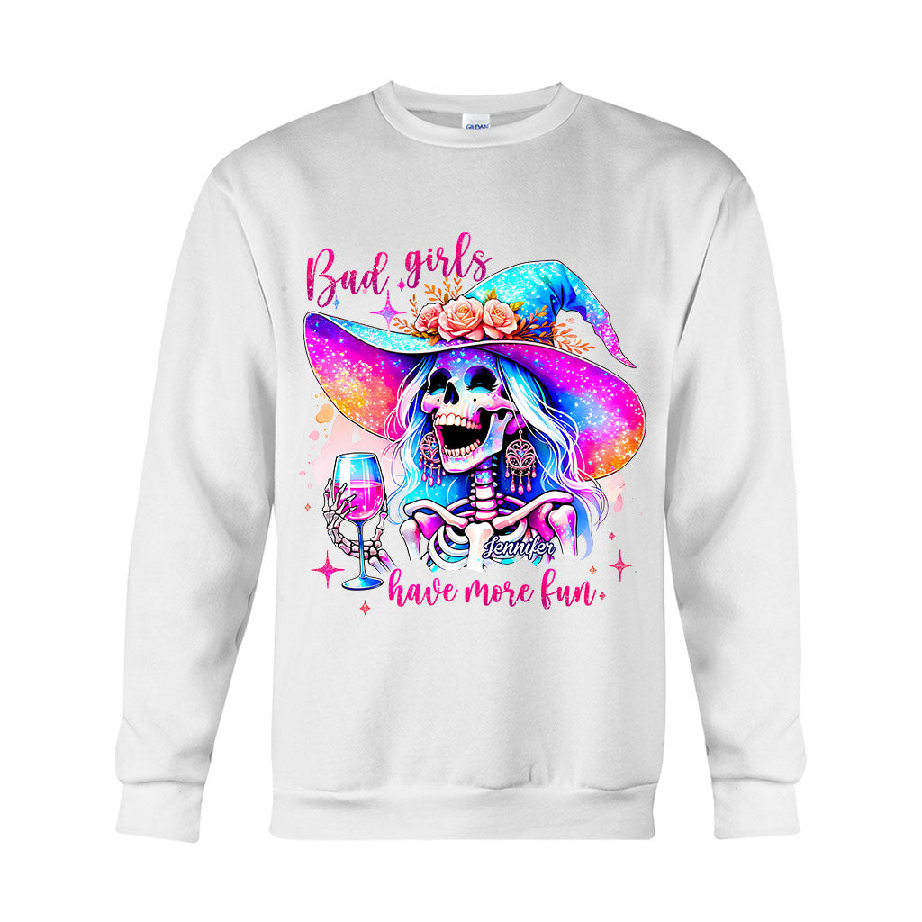 „Böse Mädchen haben mehr Spaß“ – Personalisiertes Hexen-T-Shirt und Hoodie